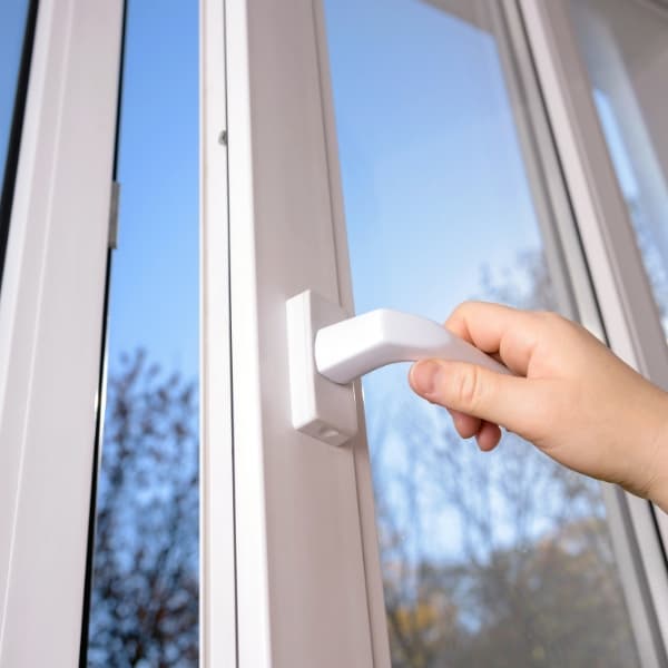 شیشه ساختمان