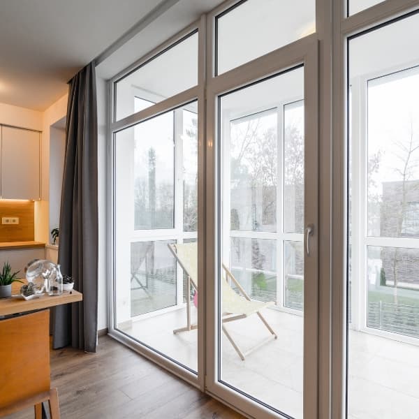 شیشه ساختمانی